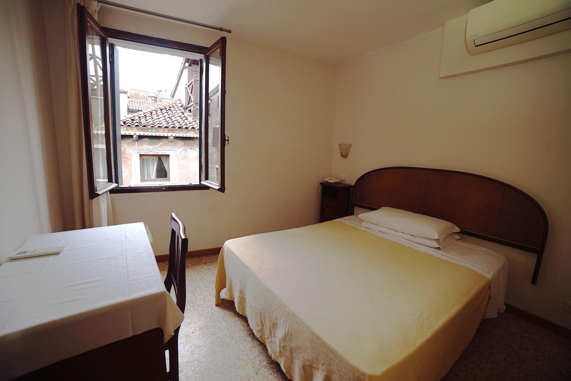 Hotel Canada Venice Luaran gambar